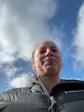 Hr Frk Olsen online show from 03/15/26, 09:04