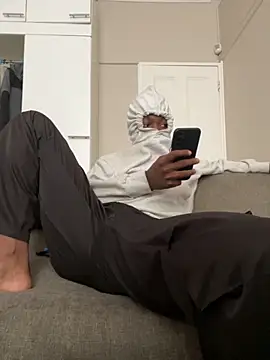 Mischevous T69 online show from 11/08/25, 08:47