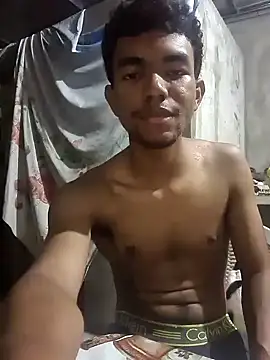 Reynold2608 online show from 12/28/24, 04:41