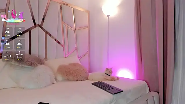 Snapshot of susan_powell chatting on 04/11/26, 12:37 susan powell online show from 04/11/26, 12:37