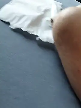 Snapshot of RLLrrr chatting on 03/15/26, 01:17 RLLrrr online show from 03/15/26, 01:17