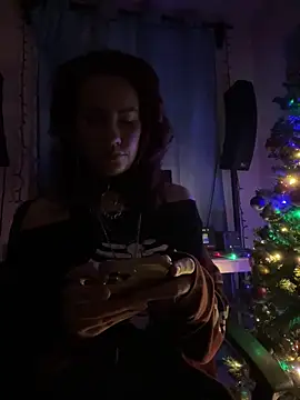 Snapshot of Nina-Chick777 chatting on 12/27/24, 07:40 Nina-Chick777 online show from 12/27/24, 07:40