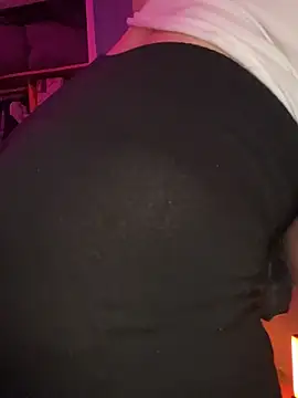 Snapshot of Nina-Chick777 chatting on 09/13/25, 05:29 Nina-Chick777 online show from 09/13/25, 05:29