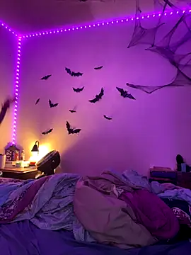 Snapshot of Nina-Chick777 chatting on 10/31/25, 12:33 Nina-Chick777 online show from 10/31/25, 12:33