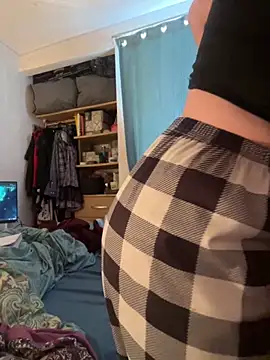 Snapshot of Nina-Chick777 chatting on 12/04/25, 04:16 Nina-Chick777 online show from 12/04/25, 04:16