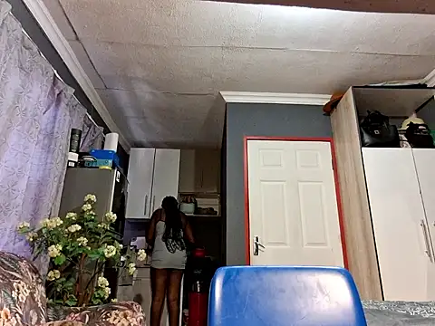 Snapshot of EbonyRose9 chatting on 01/10/26, 06:37 EbonyRose9 online show from 01/10/26, 06:37