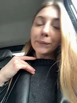 Snapshot of Sunny___Bunny chatting on 03/03/26, 01:17 Sunny Bunny online show from 03/03/26, 01:17