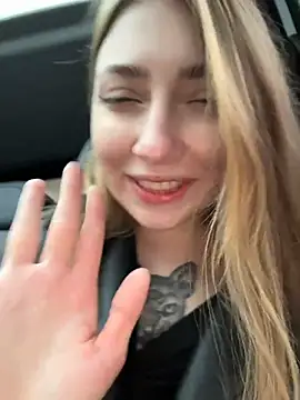 Snapshot of Sunny___Bunny chatting on 03/09/26, 01:48 Sunny Bunny online show from 03/09/26, 01:48