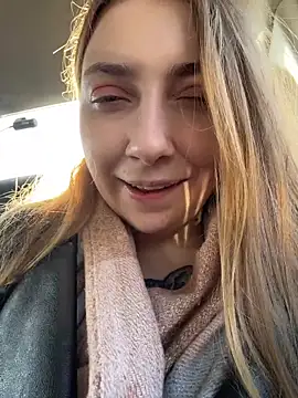 Snapshot of Sunny___Bunny chatting on 03/17/26, 01:14 Sunny Bunny online show from 03/17/26, 01:14