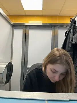 Snapshot of Sunny___Bunny chatting on 03/21/26, 03:15 Sunny Bunny online show from 03/21/26, 03:15