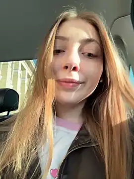 Snapshot of Sunny___Bunny chatting on 03/28/26, 02:05 Sunny Bunny online show from 03/28/26, 02:05