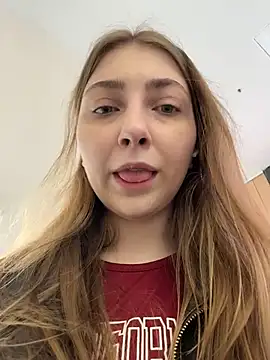 Snapshot of Sunny___Bunny chatting on 04/02/26, 01:42 Sunny Bunny online show from 04/02/26, 01:42