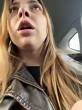 Snapshot of Sunny___Bunny chatting on 04/04/26, 01:08 Sunny Bunny online show from 04/04/26, 01:08