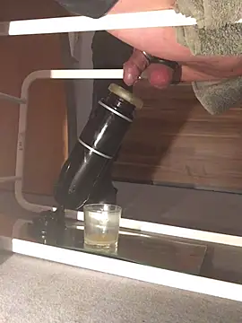 Snapshot of Inseminator69 chatting on 12/17/24, 12:22 Inseminator69 online show from 12/17/24, 12:22