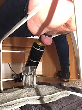 Snapshot of Inseminator69 chatting on 11/26/25, 06:36 Inseminator69 online show from 11/26/25, 06:36