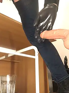 Snapshot of Inseminator69 chatting on 02/03/26, 10:31 Inseminator69 online show from 02/03/26, 10:31