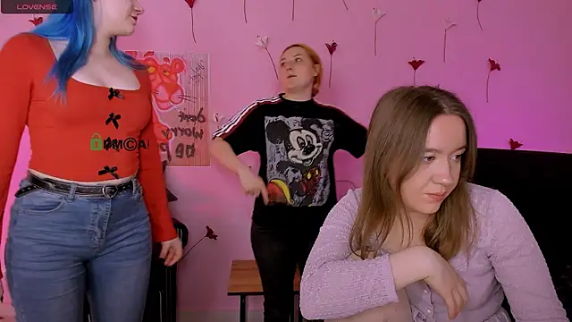 Snapshot of pure_radiance1 chatting on 03/26/26, 09:59 pure radiance1 online show from 03/26/26, 09:59