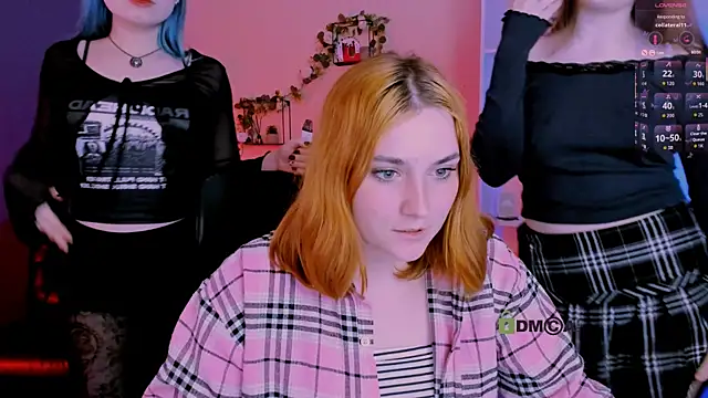 Snapshot of pure_radiance1 chatting on 04/12/26, 09:03 pure radiance1 online show from 04/12/26, 09:03