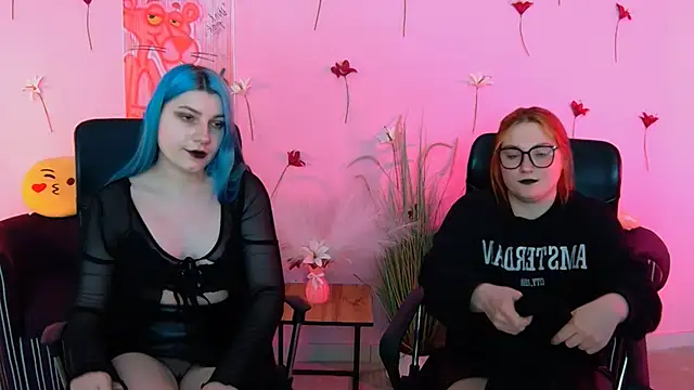 Snapshot of pure_radiance1 chatting on 04/21/26, 09:37 pure radiance1 online show from 04/21/26, 09:37