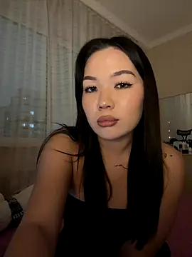 Snapshot of makota_rey chatting on 11/10/25, 06:07 makota rey online show from 11/10/25, 06:07