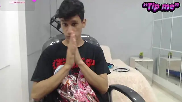 Snapshot of alan_ws chatting on 12/12/24, 12:22 alan ws online show from 12/12/24, 12:22