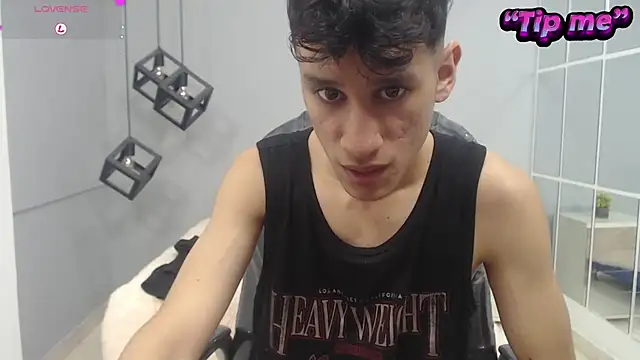 Snapshot of alan_ws chatting on 12/16/24, 01:31 alan ws online show from 12/16/24, 01:31