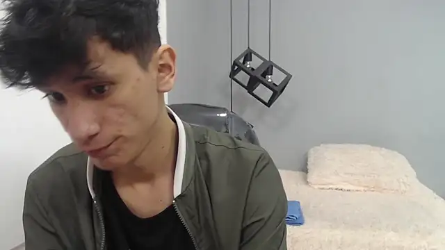 Snapshot of alan_ws chatting on 12/31/24, 12:25 alan ws online show from 12/31/24, 12:25