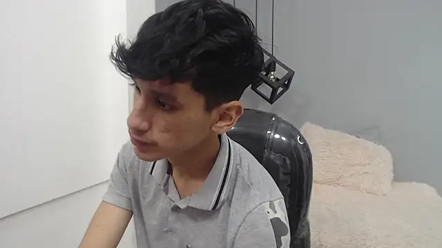 Snapshot of alan_ws chatting on 01/04/25, 12:16 alan ws online show from 01/04/25, 12:16