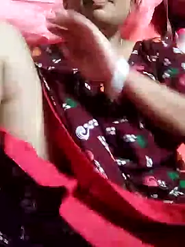 Snapshot of Priya_2222 chatting on 12/07/24, 04:53 Priya 2222 online show from 12/07/24, 04:53