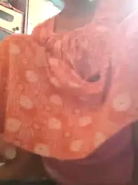 Snapshot of Priya_2222 chatting on 12/17/24, 04:23 Priya 2222 online show from 12/17/24, 04:23