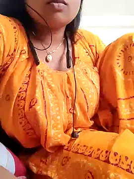 Snapshot of Priya_2222 chatting on 01/21/25, 07:15 Priya 2222 online show from 01/21/25, 07:15