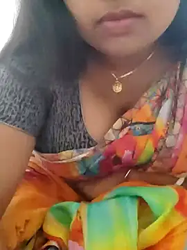 Snapshot of Priya_2222 chatting on 01/21/25, 03:54 Priya 2222 online show from 01/21/25, 03:54