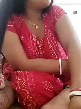 Snapshot of Priya_2222 chatting on 02/05/25, 06:04 Priya 2222 online show from 02/05/25, 06:04