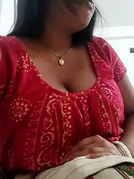 Snapshot of Priya_2222 chatting on 03/01/25, 11:39 Priya 2222 online show from 03/01/25, 11:39