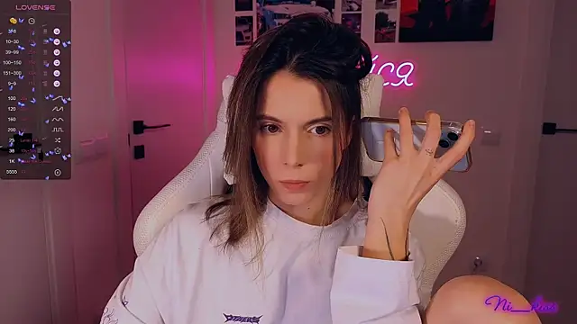  ni kiss online show from 11/30/25, 04:44