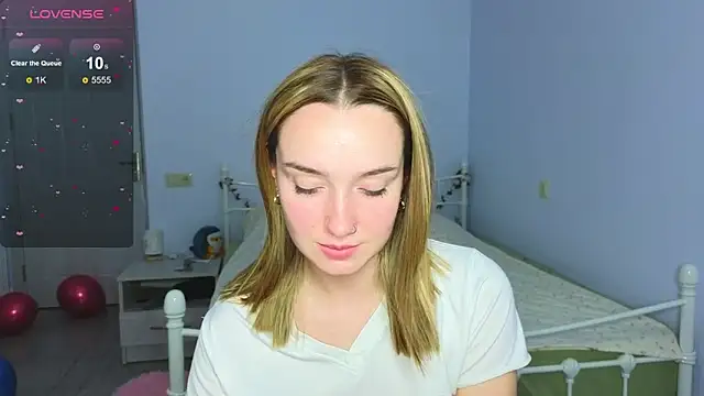 Wild Sophie  online show from 12/03/25, 05:55