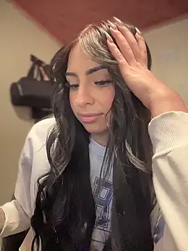 Snapshot of Hilary_pinkk chatting on 11/14/25, 01:59 Hilary pinkk online show from 11/14/25, 01:59