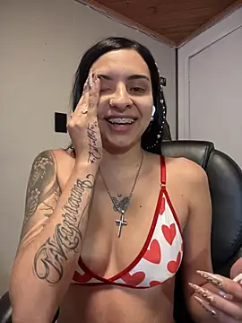 Snapshot of Hilary_pinkk chatting on 11/27/25, 02:57 Hilary pinkk online show from 11/27/25, 02:57