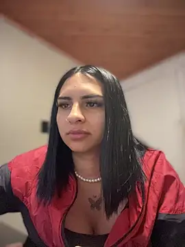 Snapshot of Hilary_pinkk chatting on 12/04/25, 02:10 Hilary pinkk online show from 12/04/25, 02:10