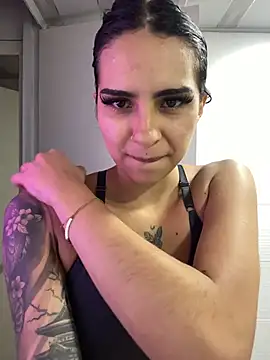 Hilary pinkk online show from 01/06/26, 11:07