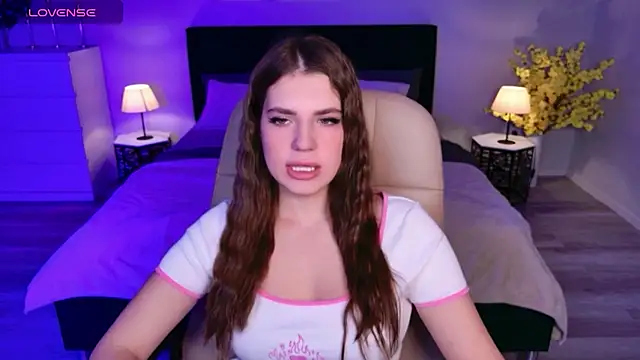 BellaSweetHeart online show from 10/13/25, 06:24