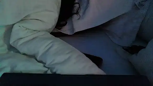 Snapshot of queen-chamss chatting on 05/15/26, 11:34 queen-chamss online show from 05/15/26, 11:34