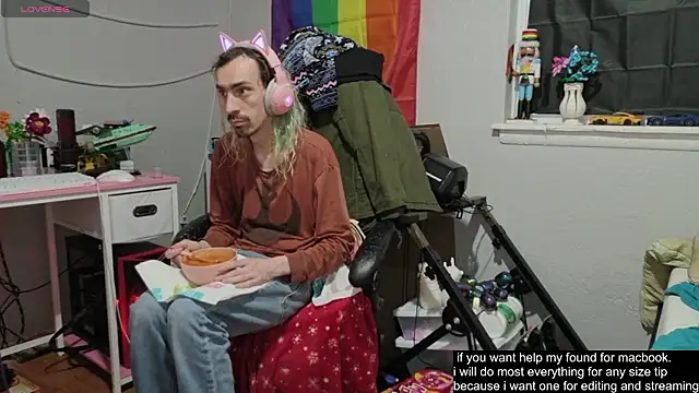 tallnerdyguy online show from 10/28/25, 03:32