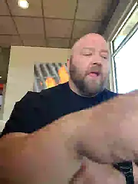 Strong Bear89 online show from 12/18/24, 07:19