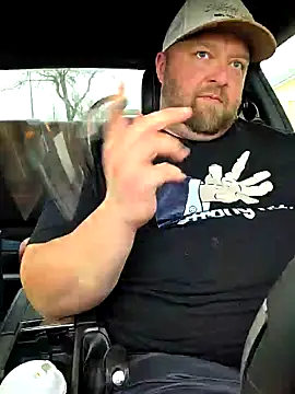 Strong Bear89 online show from 02/10/25, 05:52