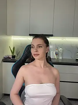 Snapshot of CurlyLara chatting on 04/09/26, 06:19 CurlyLara online show from 04/09/26, 06:19