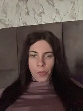 Snapshot of CurlyLara chatting on 04/15/26, 10:44 CurlyLara online show from 04/15/26, 10:44