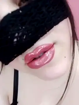Snapshot of sexy-mariya chatting on 05/11/26, 03:40 sexy-mariya online show from 05/11/26, 03:40