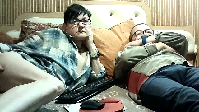 Snapshot of AlanaLaDream chatting on 05/13/26, 05:21 AlanaLaDream online show from 05/13/26, 05:21
