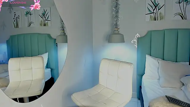 Snapshot of Khenta_Michells chatting on 02/12/25, 01:37 Khenta Michells online show from 02/12/25, 01:37